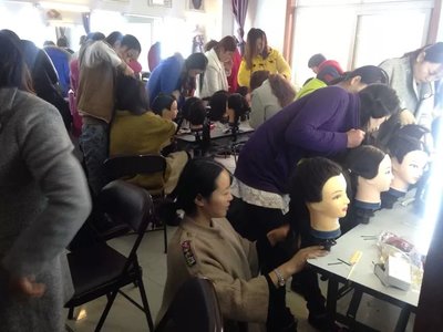 专业与美的塑造者 走进阜阳汝老师培训学校