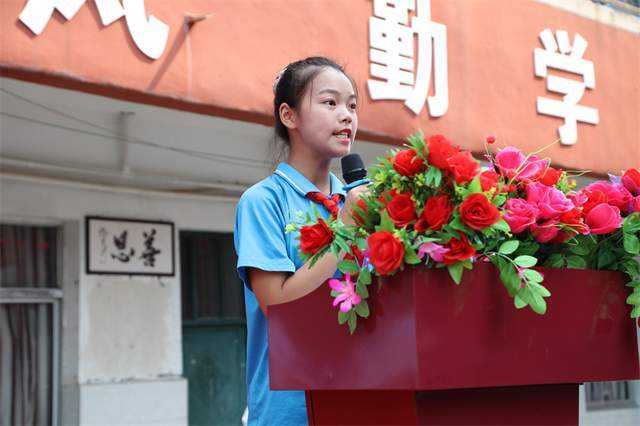 阜南县王堰镇新生学校举行“阜阳市青少年书画培训基地”揭牌仪式